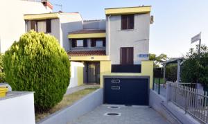 Apartments with parking space Umag - 20422