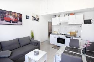 Apartments with parking space Umag - 20422