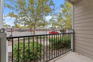 Luxury King Suite by the Lake - Entire Place