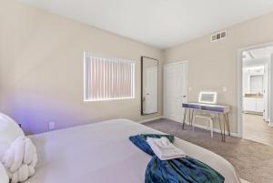 Luxury King Suite by the Lake - Entire Place