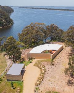 Teulu House - Luxury Retreat in Nungurner