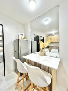 2 Bedroom Condo Fully-Furnished good for 5-6pax by Gerra at Urban Deca Homes Banilad