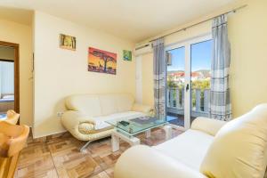 Apartments with parking space Kastel Stafilic, Kastela - 24155