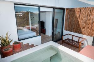 Amira Residence, Private Pool Facing the Park