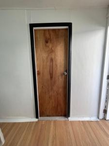 Habitación independiente con baño privado