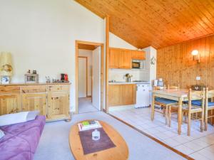 Morzine: Appartement 4 pers, balcon, proche pistes - FR-1-684-76