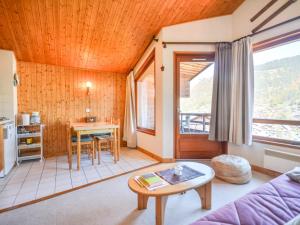 Morzine: Appartement 4 pers, balcon, proche pistes - FR-1-684-76