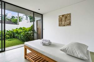 Charlene 6 BR Private Pool Villa ZN297