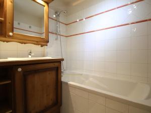 Appartement 4 pièces 8 pers rénové avec parking aux Carroz dArâches - FR-1-572-335