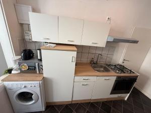 Cozy 2BR & 1LR next to Westbahnhof Station