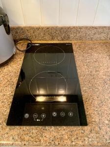 Cozy Studio near Roxas Night Market with Fast WiFi and Netflix