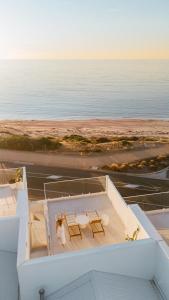 Sunsets Aldinga Beach, 4 king rooms, rooftop, incredible views
