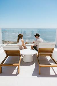 Sunsets Aldinga Beach, 4 king rooms, rooftop, incredible views