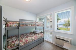 Lake Winni Condo - Beach, Concerts and Views for miles