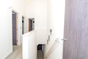 New Apartment - Sleeps 4 - Parking - City Centre