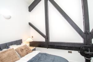 New Apartment - Sleeps 4 - Parking - City Centre