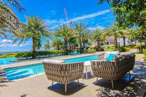 Peaceful Luxury at Tresor Klang by HCK