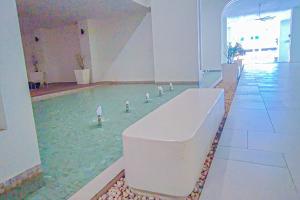 Peaceful Luxury at Tresor Klang by HCK