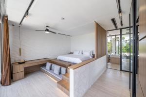 LegKo Villa - 4BR Villa Steps from Uluwatu Best Spots