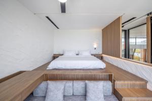 LegKo Villa - 4BR Villa Steps from Uluwatu Best Spots