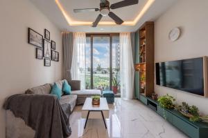 1 large elegant bedroom in Tillia - Empire City