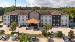 Comfort Suites Oil Center