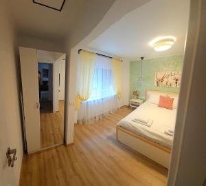 NEW Iorga6 OldCity SelfCheckIn