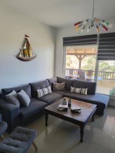 Arismari House 2min from Mades Organized beach