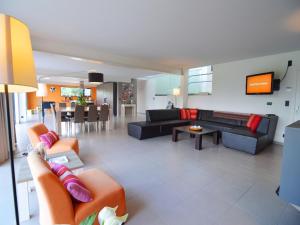 Family Villa, Profondeville