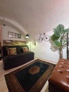 Tiny studio, rustic style, historic center