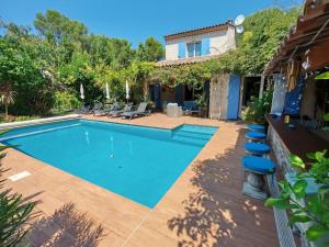 BELLE VILLA Piscine 120 m2, 8 pers, 3 belles chambres Près dAix-en-Provence