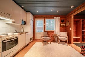 Aurelfox Chalet B by Aavalevi