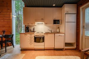 Aurelfox Chalet B by Aavalevi