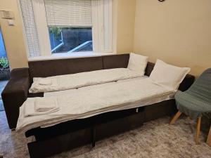 Bright and Cozy Studio with Garage near the Center