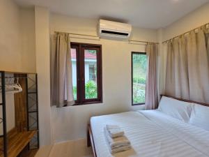 Krabi Green Hill Pool Villas