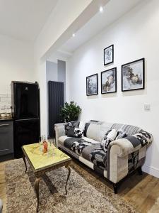 Cheerful 4 bedroom close to Uclan, Preston City Center