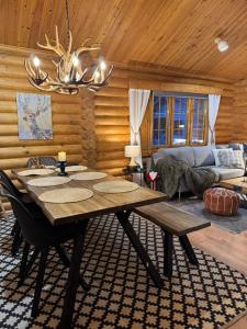 Cozy log cabin close to services, 6 people