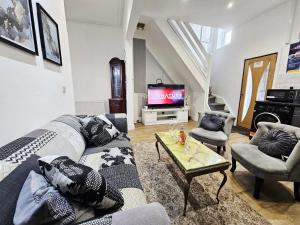 Cheerful 4 bedroom close to Uclan, Preston City Center