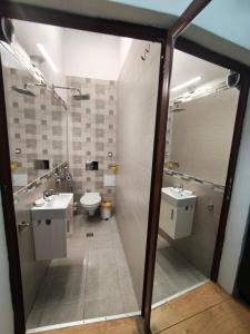 Stylish apartment, top center with private Sauna!