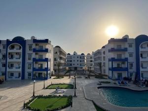 شقة فندقية صف أول بحر وبول