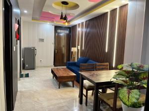 Luxury Private 3BHK Flat Delhi Airport Wi-Fi Free Parking 101