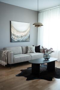 Cozy Downtown Apartment With Sauna, Balcony & Parking - Lapnest