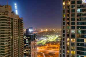 FIRST CLASS 1BR Luxury Marina Retreat