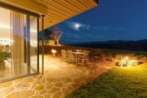 Stilvolles Ferienhaus Südsteiermark ruhige Lage top Aussicht & E-Ladestation