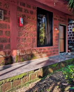 Roshan Restaurant and Guesthouse by Sty4you