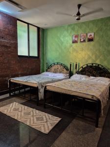 Roshan Restaurant and Guesthouse by Sty4you