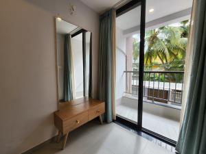 Tropical 2BHK Retreat in Candolim with Mangrove Views - Pet Friendly Stay
