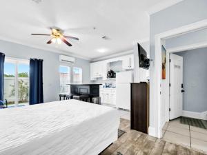 3B - The Seaglass Shack