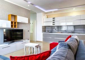 The Comfort Place - 2BR, New & Fully Furnished