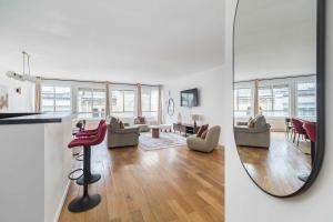 Spacious Apartment - Champs Elysees